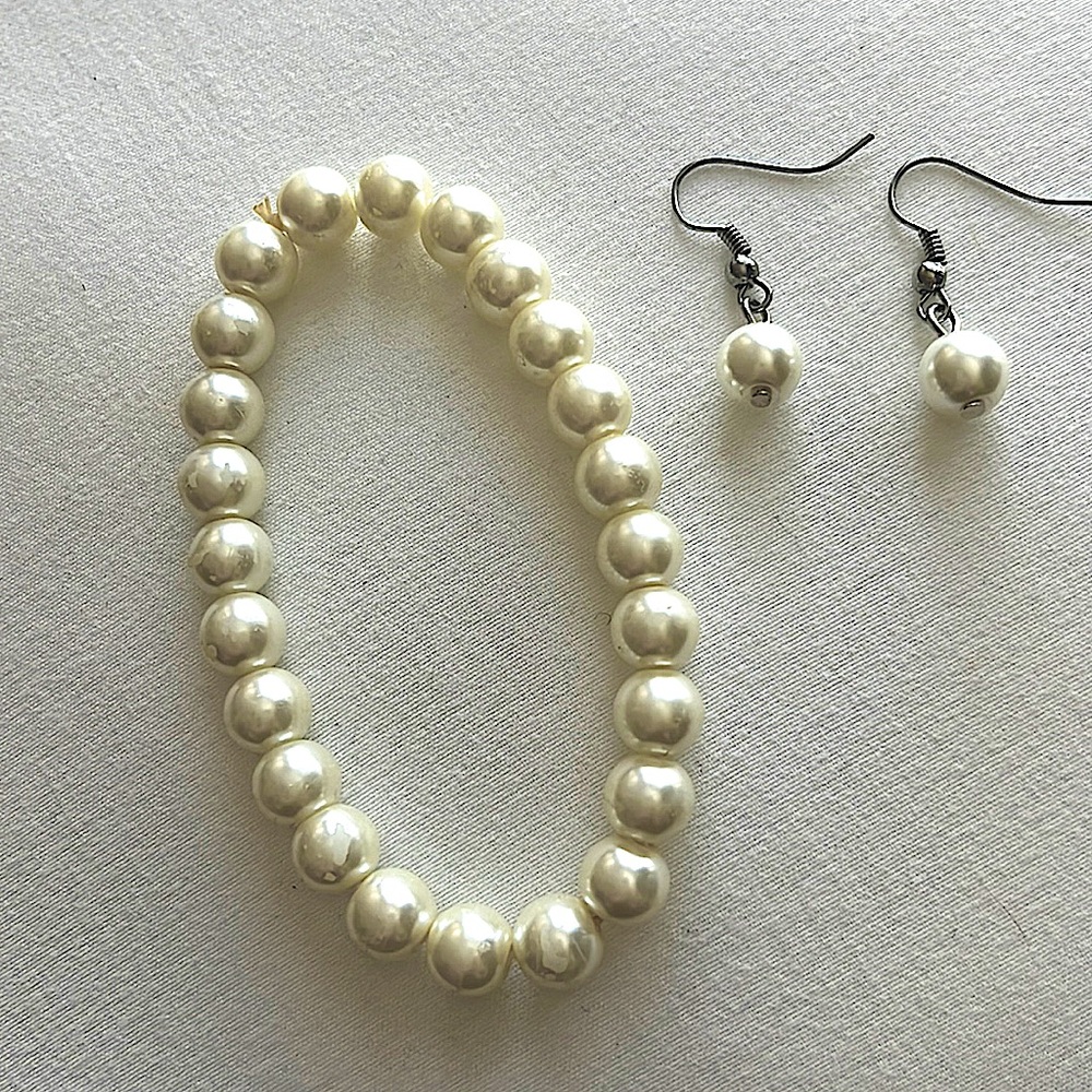 Beautiful fashion pearl bracelet & earrings set, perfect Mother’s Day gift!!🌬💕